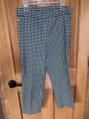 Rafaella Women’s Retro Inspired Black White Gingham Pull-on Stretch Capri 12